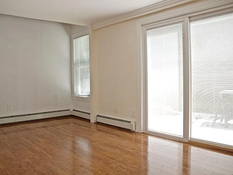52 Maplewood Dr — Photo 17