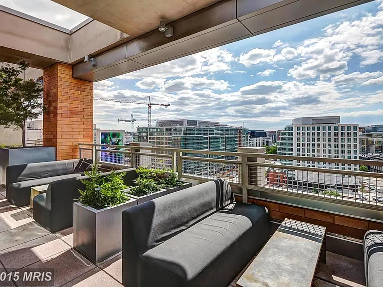 475 K St NW #1018 — Photo 17