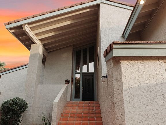 3rd image of 2041 E Vista Avenue