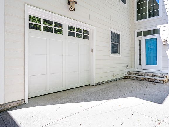 3rd image of 8568 Lake Ave