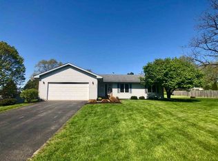 8646 N Yellowstone Dr, Byron, IL 61010
