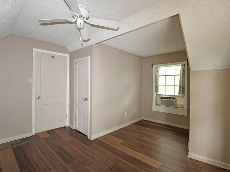 212 Goshen Ave — Photo 16