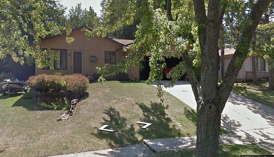 1st image of 3415 Balsam Ln