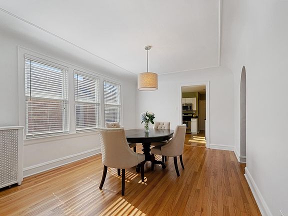 5th image of 5718 N Richmond St #2