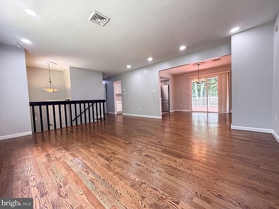 3rd image of 277 Apache Dr