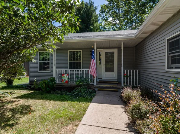 107 Tammy Ln, Somonauk, IL 60552