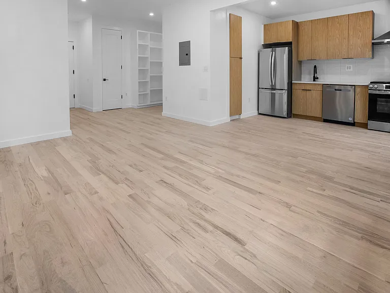 945 W End Ave #2C1 — Photo 3