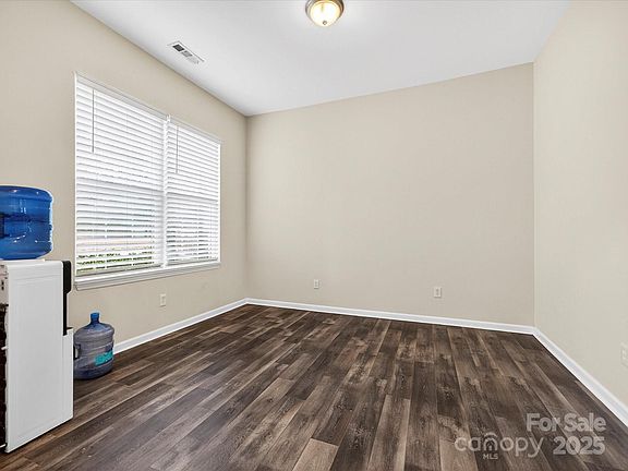 5th image of 133 Ole Eastpointe Dr