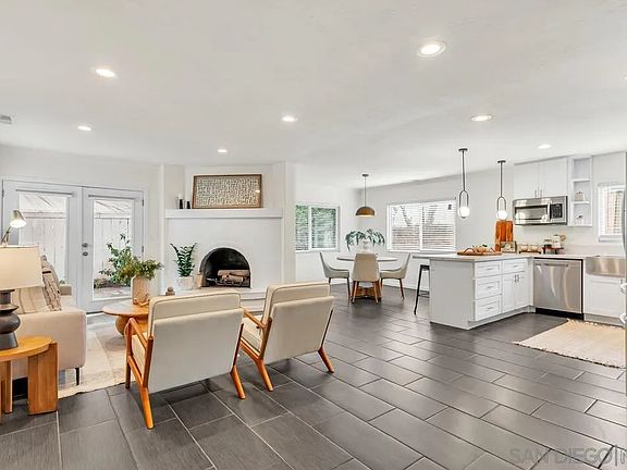 3rd image of 2167 Sunset Dr
