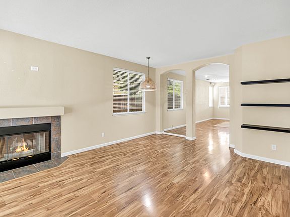 4th image of 3635 Poppy Hill Way