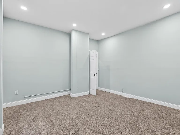 3356 W 44th St — Photo 3