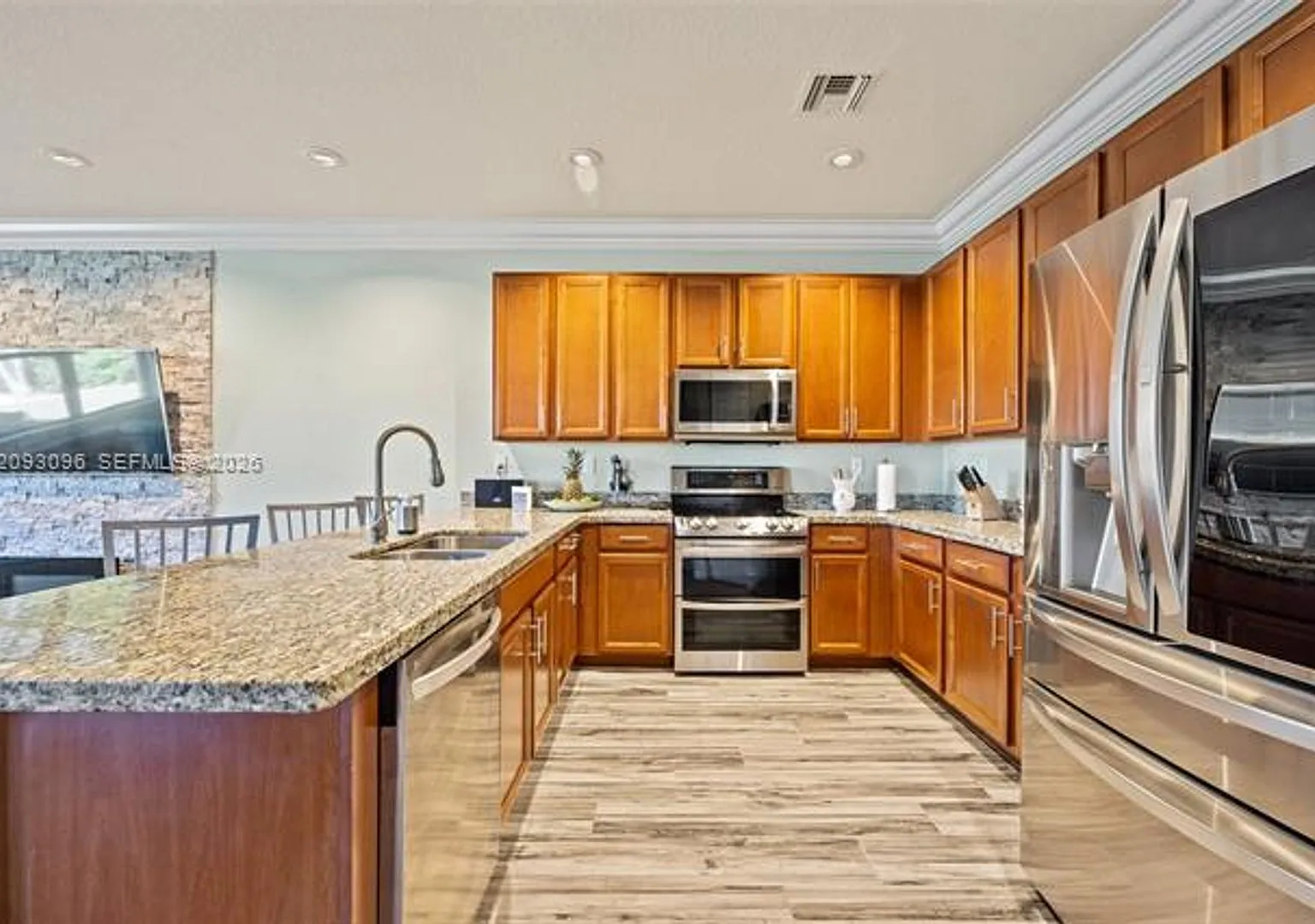 697 NE 193rd Ter # 697, Miami, FL 33179 — Photo 1