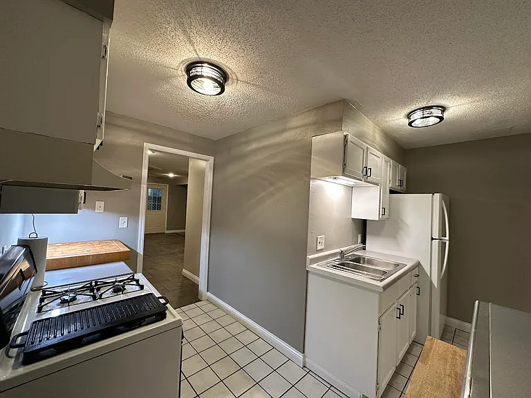 432 Timberlane Dr #B — Photo 3