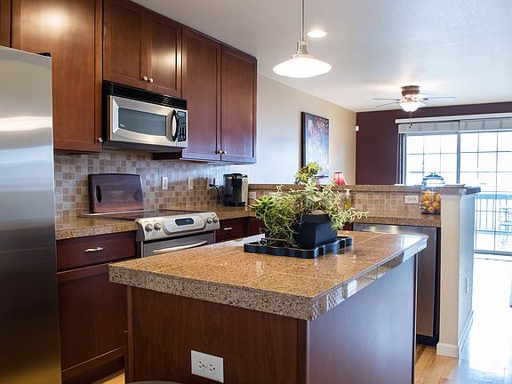 Great kitchen and finishes