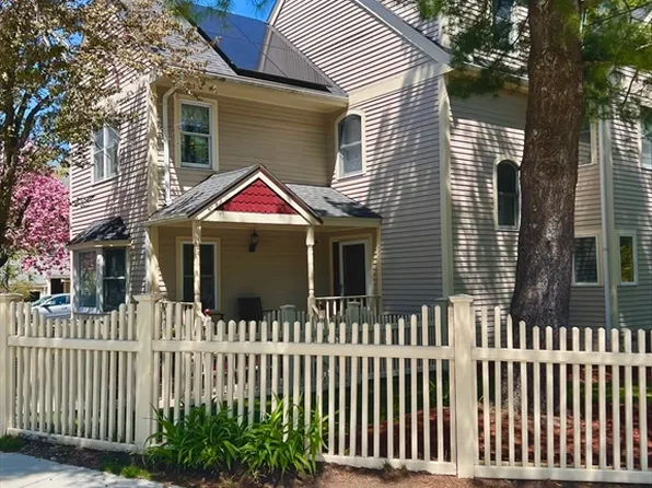 5 Rebecca Rd, Newton, MA 02465