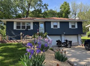 2509 Flintstone Dr, Saint Joseph, MO 64505