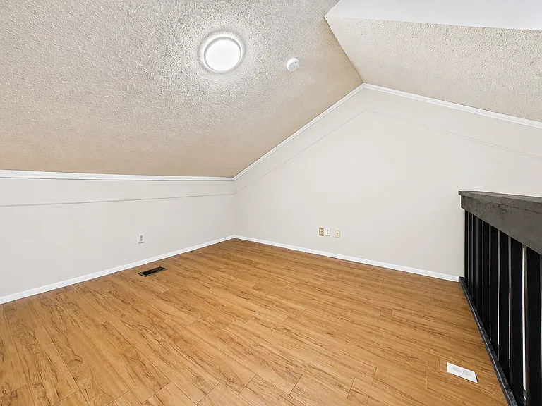 1905 San Gabriel St #206 — Photo 2