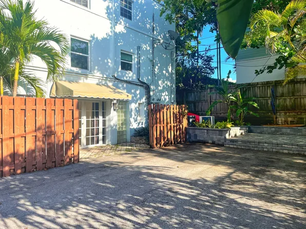 80 Salina Ave APT 3, Delray Beach, FL 33483