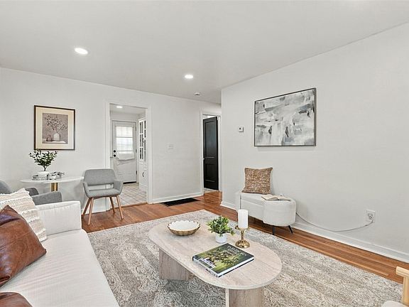 4th image of 2135 Swallow Hill Rd
