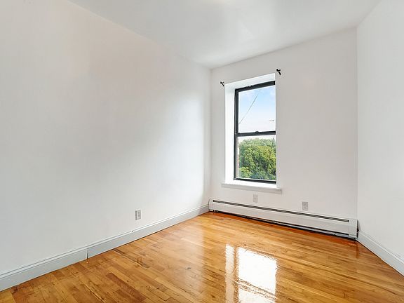 4th image of 375 Pleasant Ave #6CC