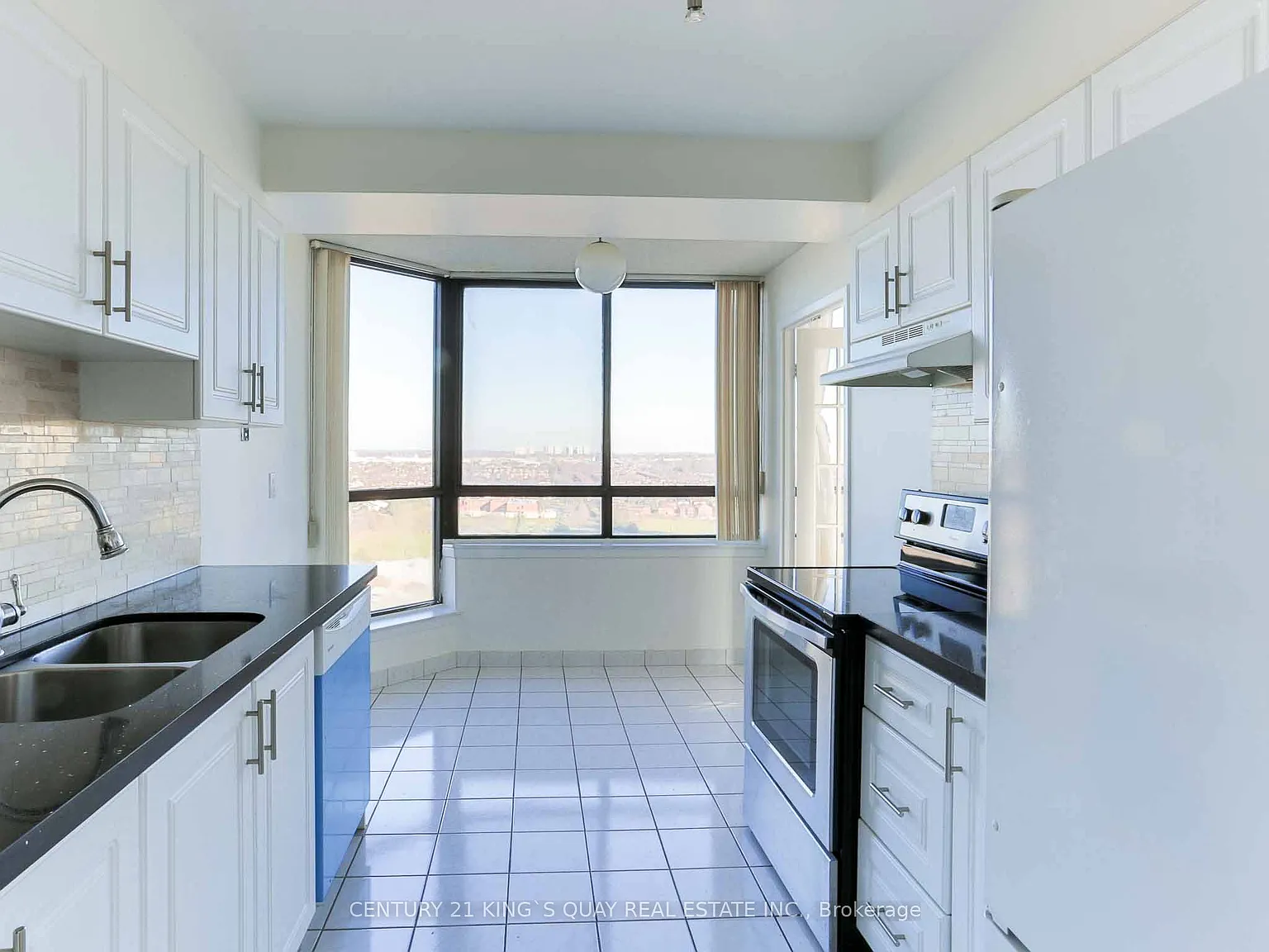3 bed, $3,000 — Photo 3