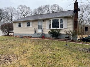 4 Patricia Ct, Gales Ferry, CT 06335