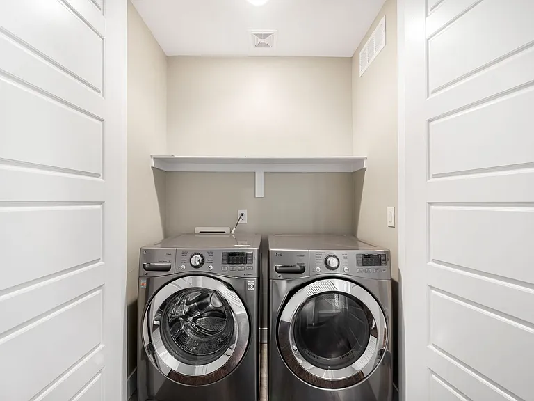 1751 W 40th Ave — Photo 26