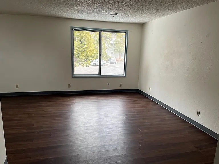 1904 Dawn Ct — Photo 7