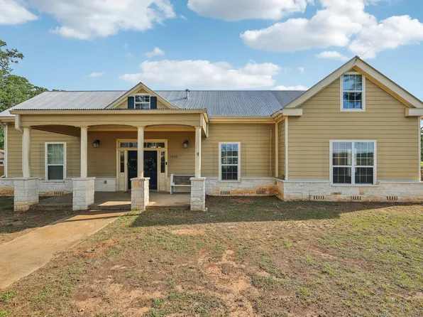 1200 County Road 211, Giddings, TX 78942