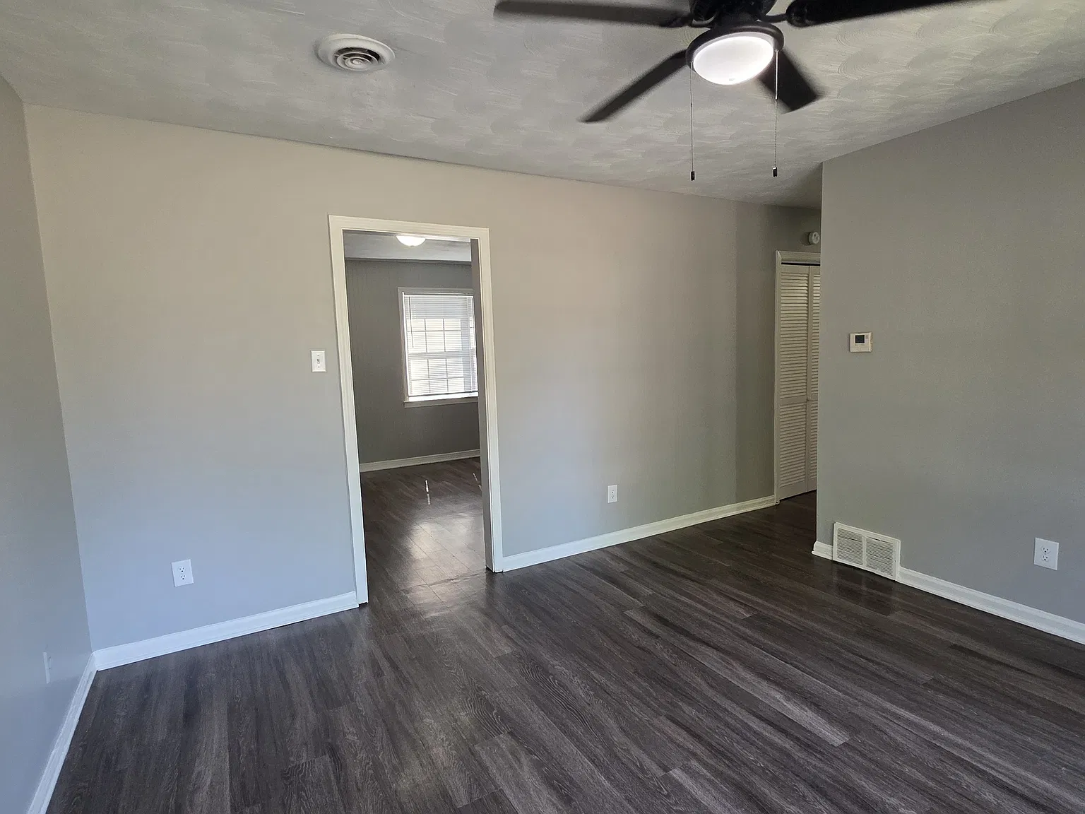 Beautiful 3 bedroom, 1 bathroom home! — Photo 2
