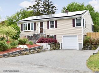134 Valhalla Dr, Portsmouth, RI 02871