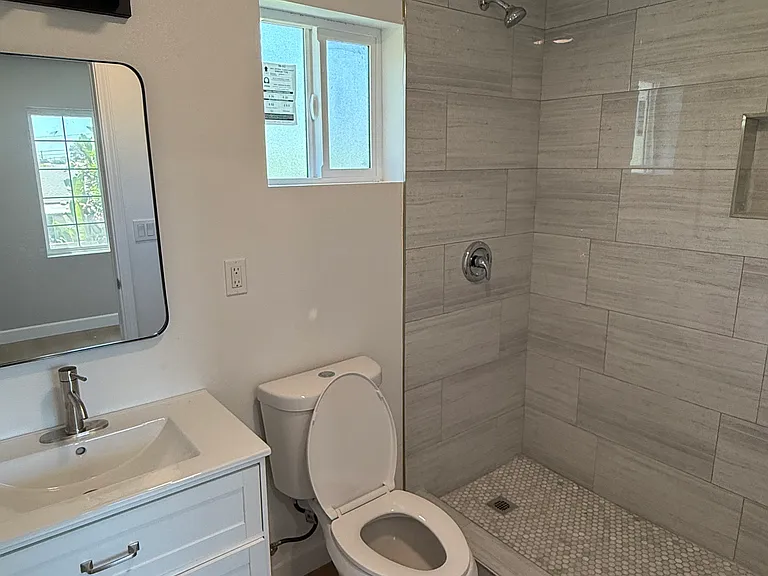 2nd Bathroom