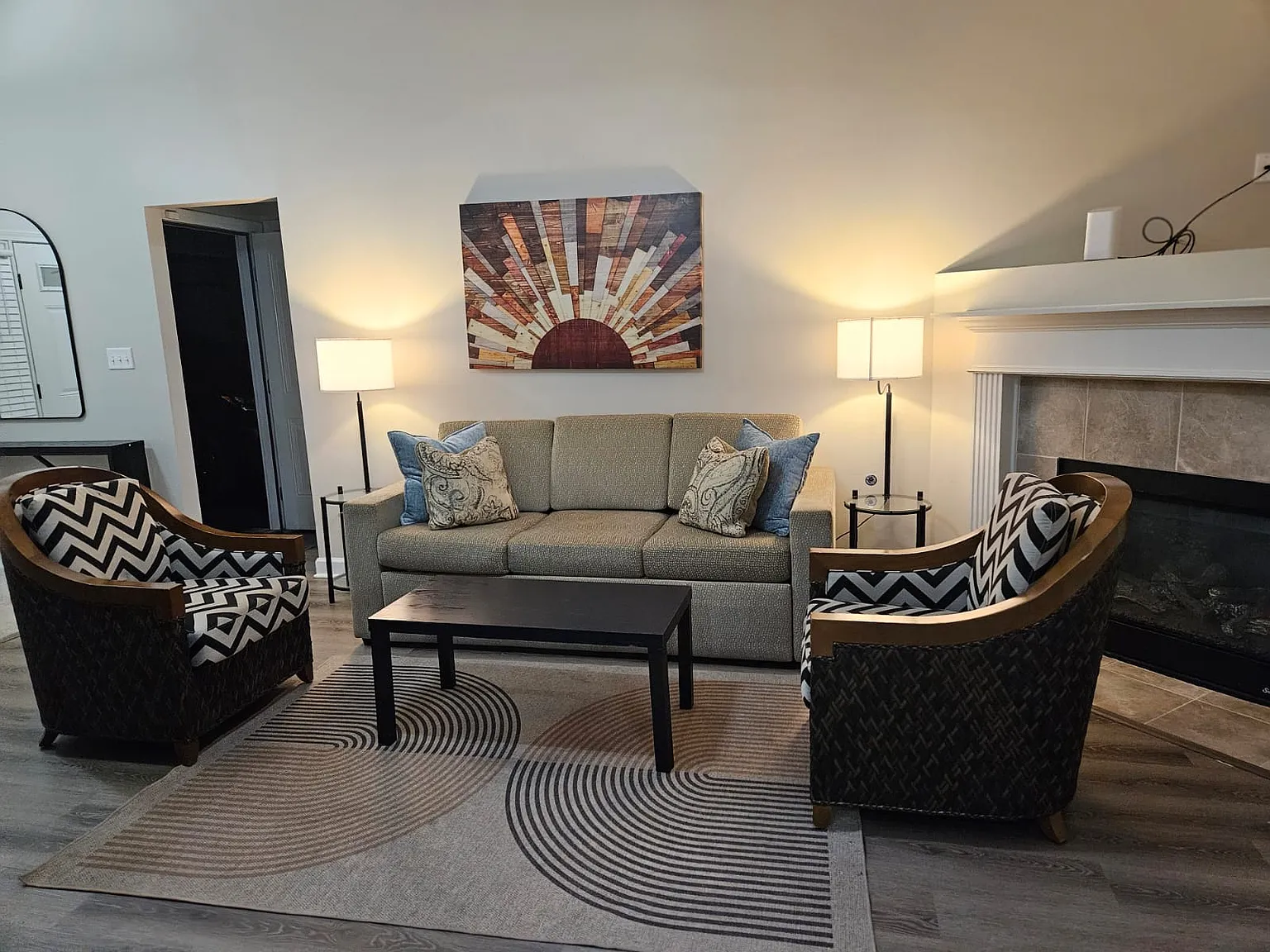 4 bed, 1800 sqft, $6,999 — Photo 2
