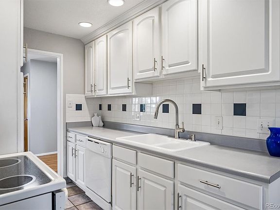 4th image of 2689 S Meade Street