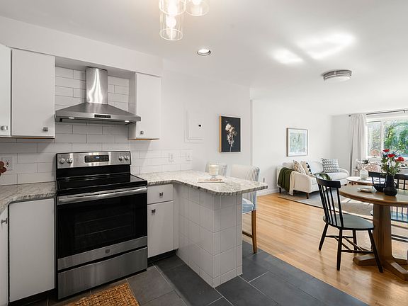 4th image of 205 Kent St