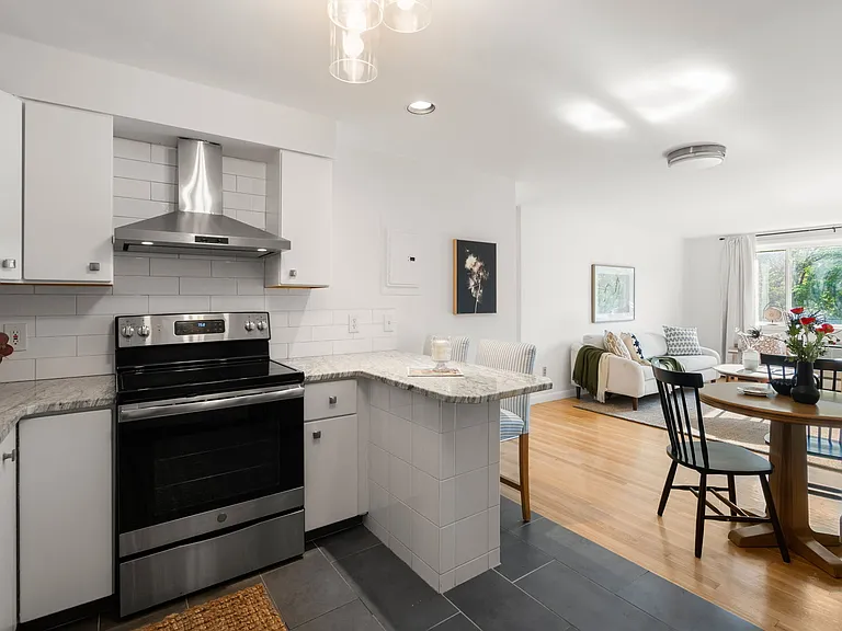 205 Kent St #50 — Photo 4