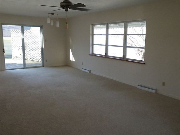3rd image of 139 Pickett Ave