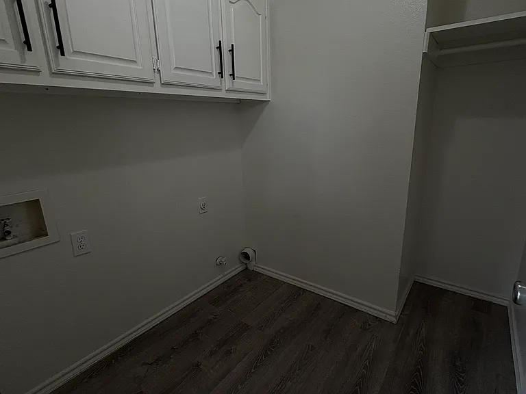 305 Myrtle Ave — Photo 5