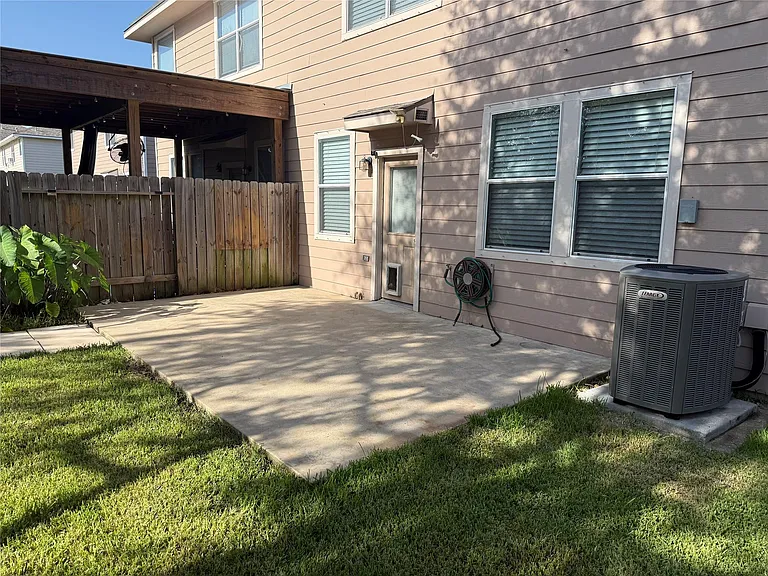 319 Brandy Ridge Ln — Photo 10