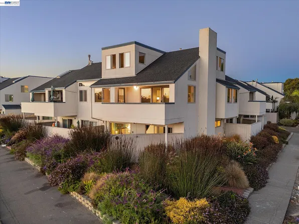 460 Cola Ballena APT D, Alameda, CA 94501