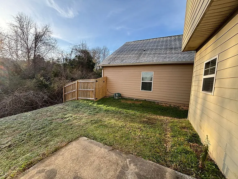 1322 Ingersoll Dr — Photo 32
