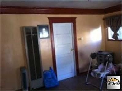 3rd image of 842 W 42nd St