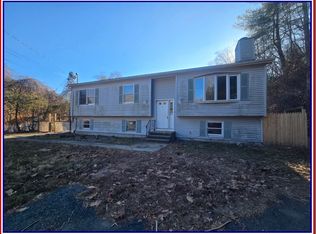 41 Old Fitch Hill Rd, Uncasville, CT 06382