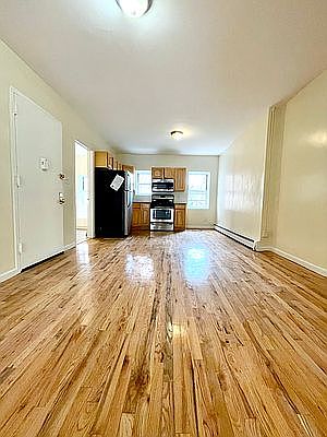 5th image of 1886 Park Ave APT 1