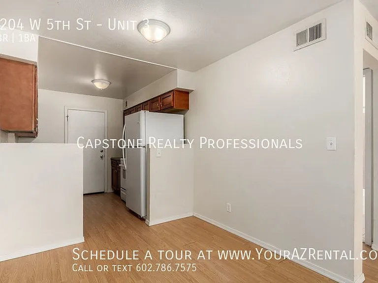 1204 W 5th St #3 — Photo 7