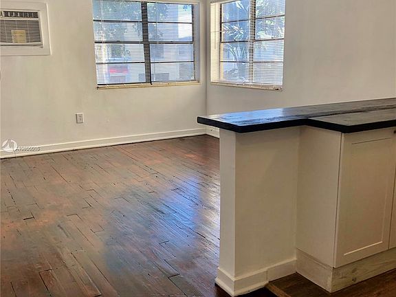 5th image of 1611 Pennsylvania Ave APT 9