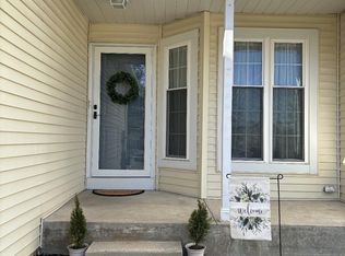 1103 Meadows Dr, Williamstown, NJ 08094