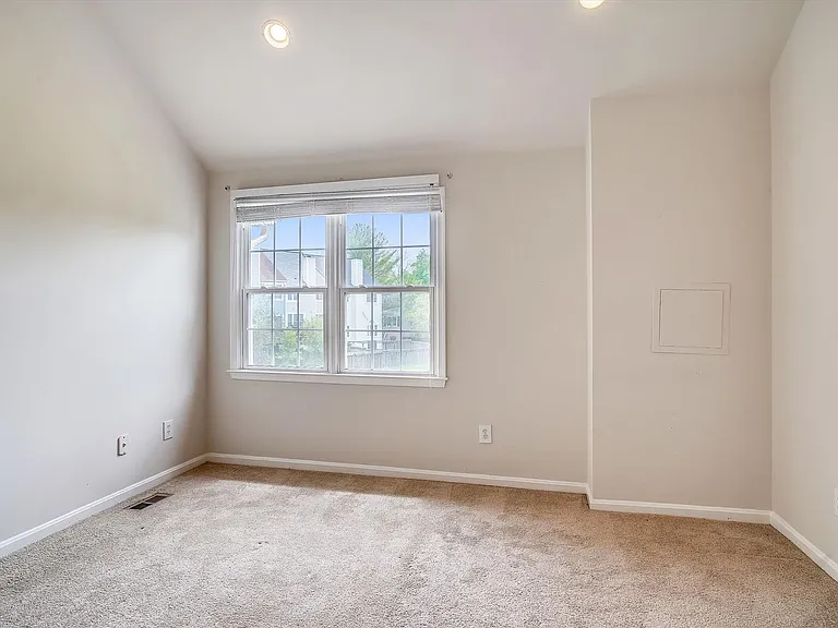 8830 Thomas Lea Ter — Photo 45