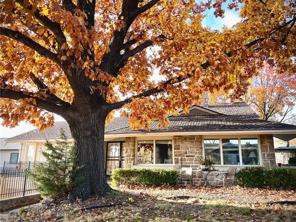 3630 N Briarcliff Rd, Kansas City, MO 64116