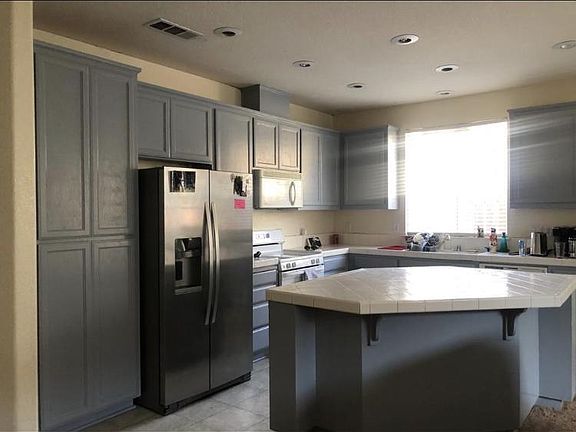 4th image of 924 Ann Marie Ct
